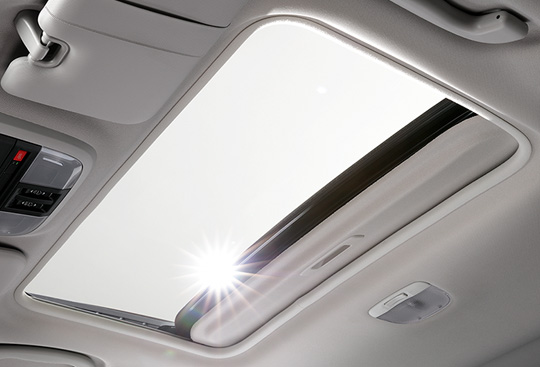 <sg-lang1>Sunroof ajustable en inclinación*³</sg-lang1><sg-lang2></sg-lang2><sg-lang3></sg-lang3>